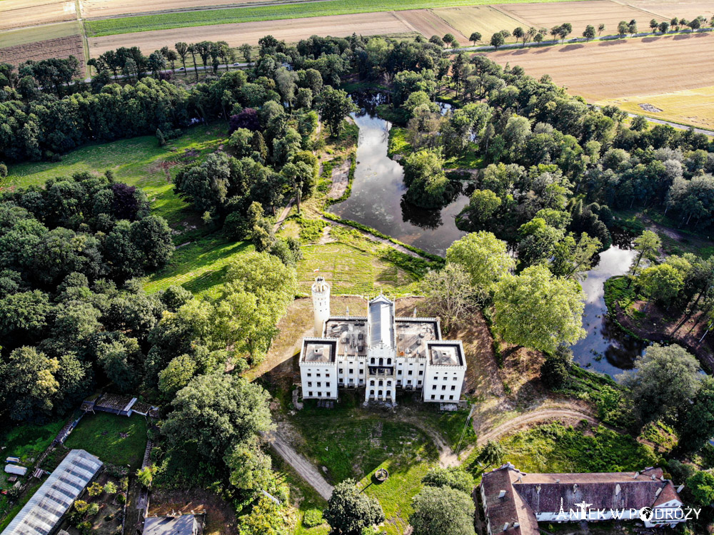 Ruiny pałaców i zamków w województwie opolskim