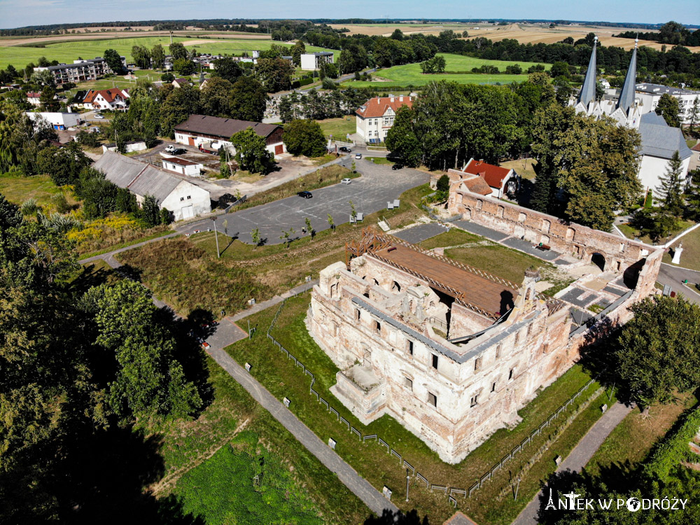 Ruiny pałaców i zamków w województwie opolskim