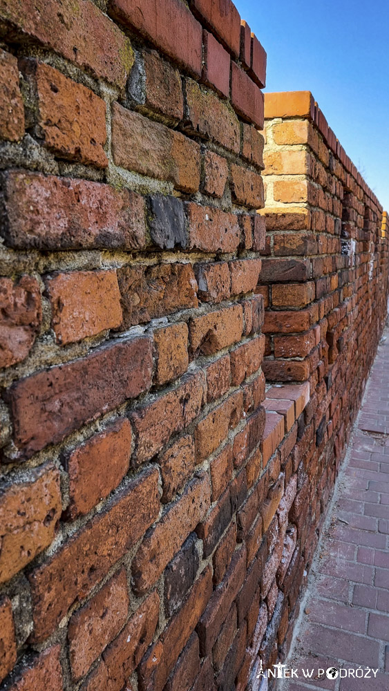 Mury obronne w Warszawie