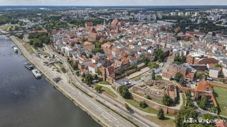 Toruń (kujawsko-pomorskie) – projekt „Miasta stojące murem” (przewodnik po atrakcjach)